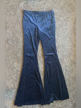 Lizard Thicket Boutique Navy Ribbed Velvet Flared Pants